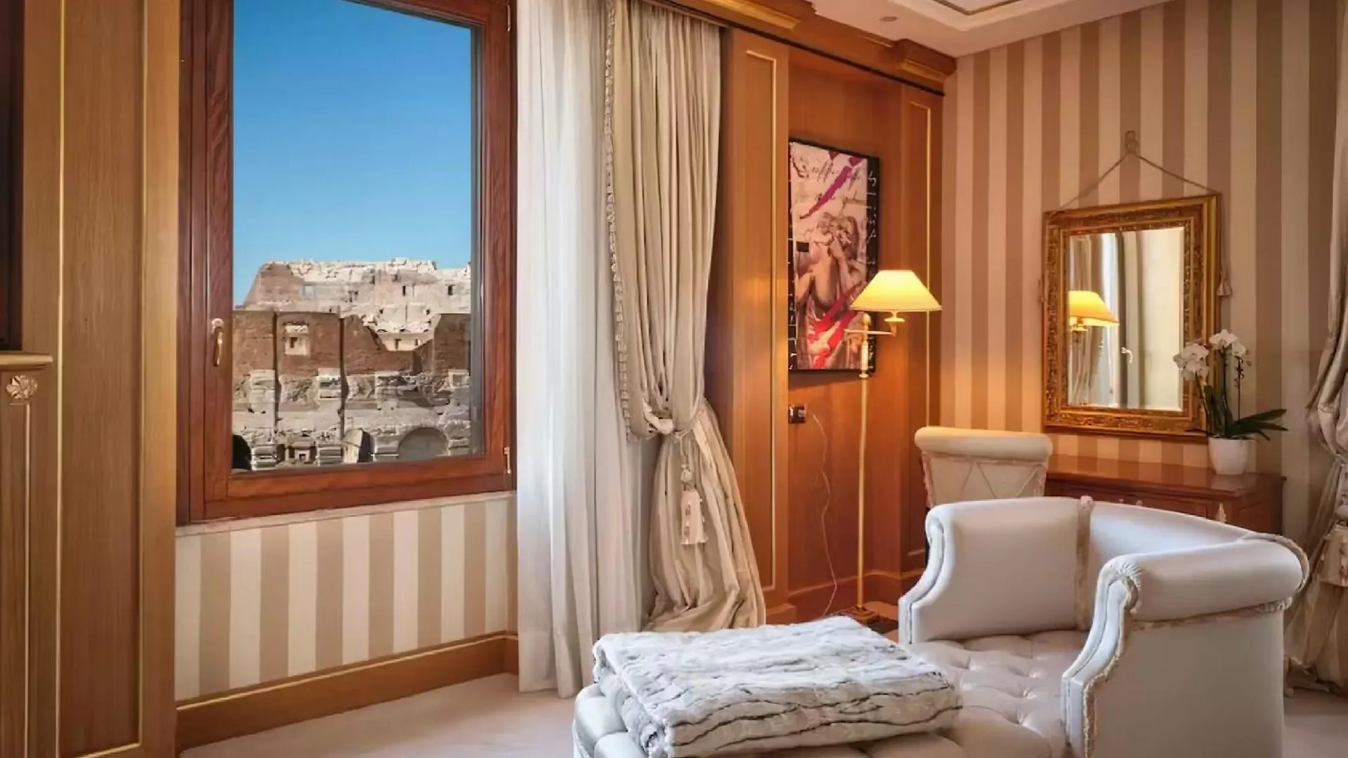 Penthouse For 6 People In Centre Of Rome Luxury Apartment