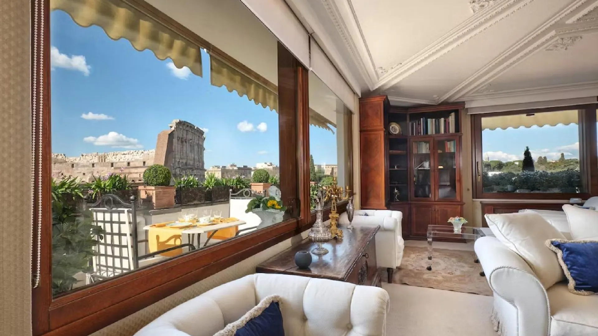 Penthouse For 6 People In Centre Of Rome Luxury Apartment